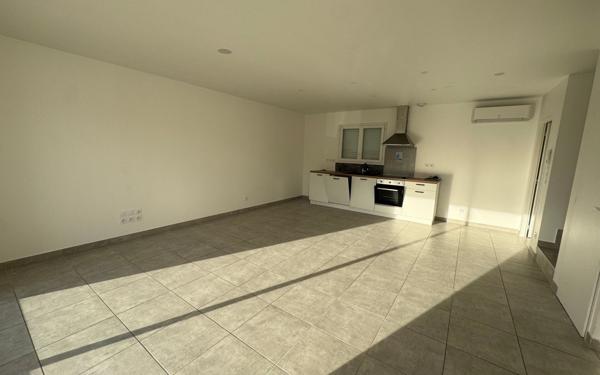 Maison à louer    4 pièces •  Saint-Hilaire-du-Rosier