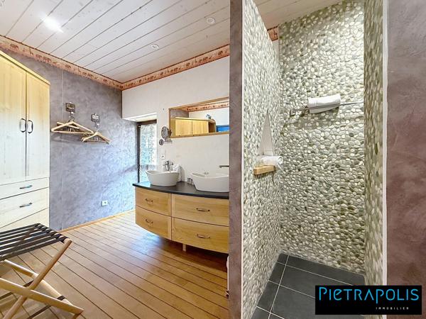 220 m² à réinventer sur 700 m² de terrain – Ambérieux-en-Dombes