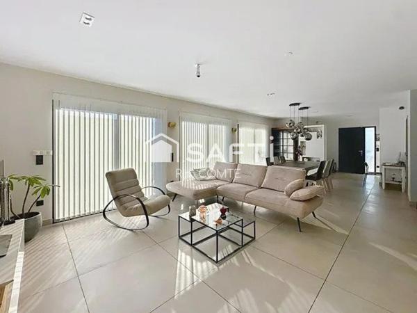 Coup de cœur pour cette grande maison lumineuse et agencée avec goût!!