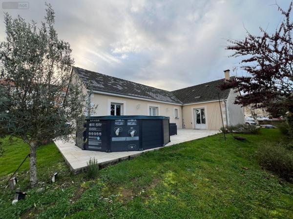 Pavillon à vendre à Châteauroux dans l'Indre (36000), ref : JA/802   
Combanaire