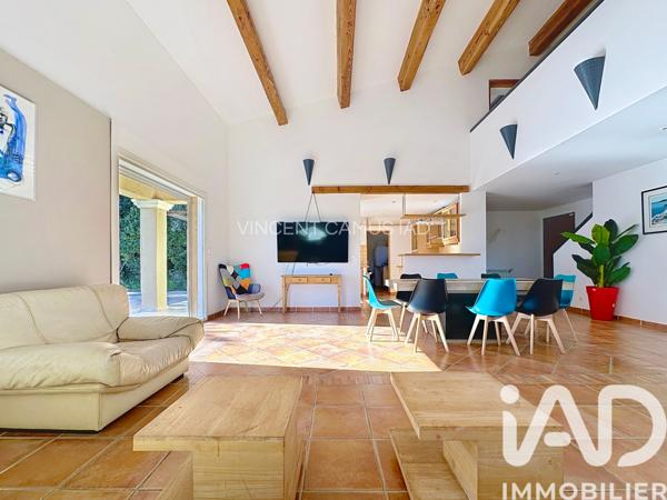 Maison à vendre 6 pièces 178 m² Sanary-sur-Mer