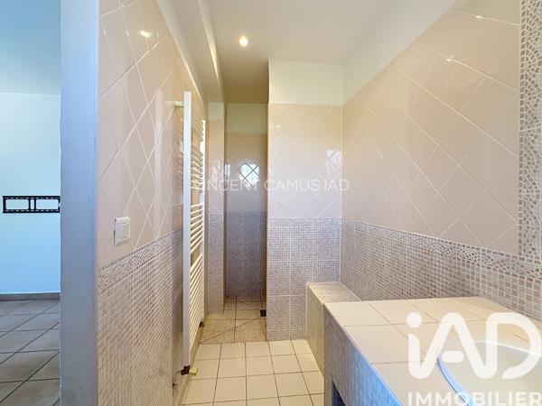 Maison à vendre 6 pièces 178 m² Sanary-sur-Mer