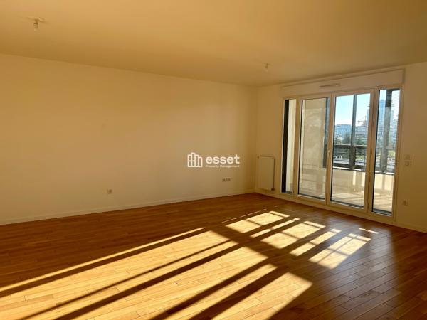 Location Appartement 4 pièces 115.66 m² - Courbevoie 92400