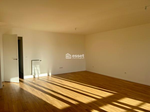 Location Appartement 4 pièces 115.66 m² - Courbevoie 92400