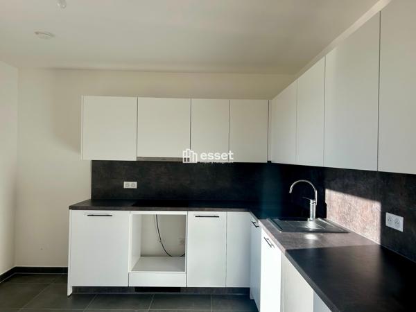 Location Appartement 4 pièces 115.66 m² - Courbevoie 92400
