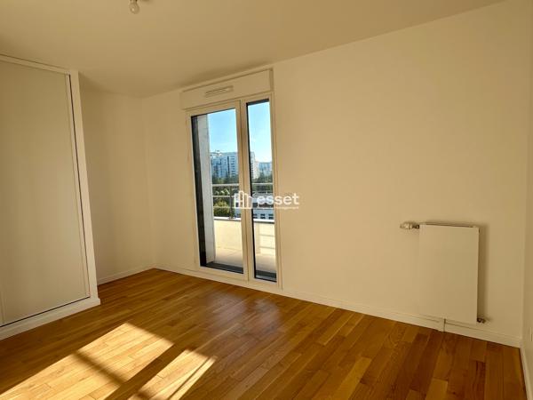 Location Appartement 4 pièces 115.66 m² - Courbevoie 92400