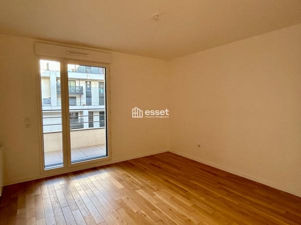 Location Appartement 4 pièces 115.66 m² - Courbevoie 92400