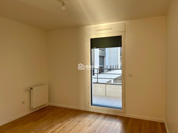 Location Appartement 4 pièces 115.66 m² - Courbevoie 92400