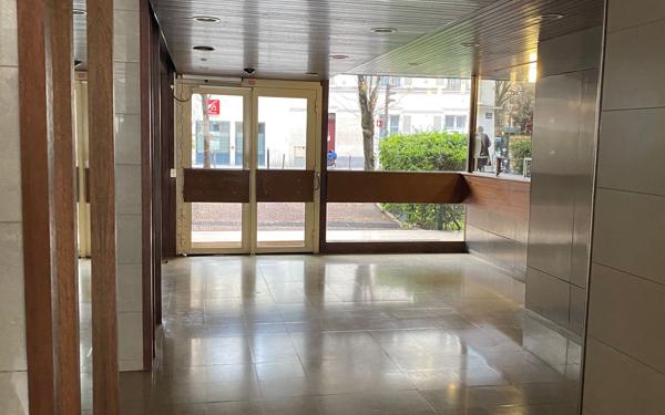 Stationnement à louer