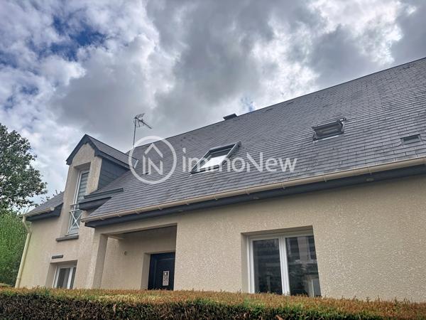 TRES BEAU PAVILLON 125 M2 AVEC PISCINE, PANNEAUX SOLAIRES SUR TERRAIN 1712 M2 PROCHE DES COMMERCES