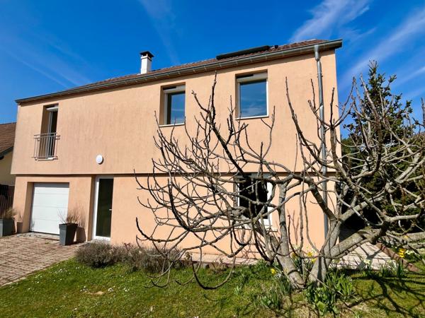 Maison
                                                                                                                                                                                                                                                                                                                        6 pièce(s)                                                                                                                                                                                                          4 chambre(s)                                                                                                                                                                                                          144  m²