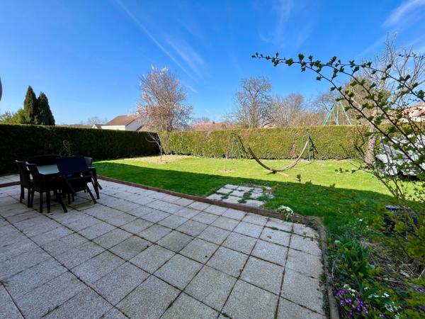 Maison
                                                                                                                                                                                                                                                                                                                        6 pièce(s)                                                                                                                                                                                                          4 chambre(s)                                                                                                                                                                                                          144  m²