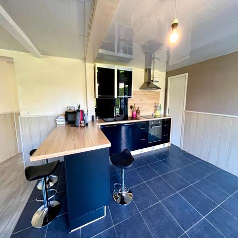 Maison
                                                                                                                                                                                                                                                                                                                        6 pièce(s)                                                                                                                                                                                                          4 chambre(s)                                                                                                                                                                                                          144  m²