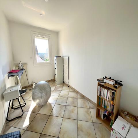 Maison
                                                                                                                                                                                                                                                                                                                        6 pièce(s)                                                                                                                                                                                                          4 chambre(s)                                                                                                                                                                                                          144  m²