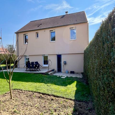 Maison
                                                                                                                                                                                                                                                                                                                        6 pièce(s)                                                                                                                                                                                                          4 chambre(s)                                                                                                                                                                                                          144  m²