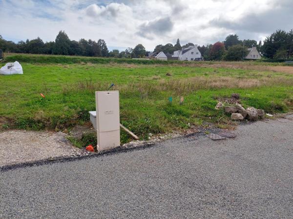 PLEUVEN, terrain constructible viabilisé de 691 m²