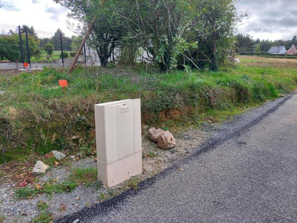 PLEUVEN, terrain constructible viabilisé de 691 m²