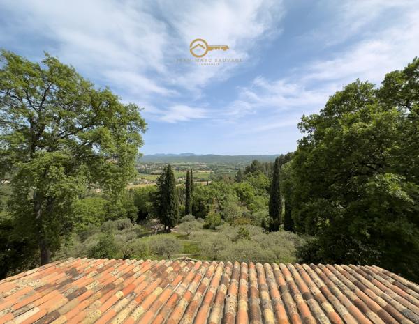 Fayence (83440) Propriété de charme avec vue – 2,3 hectares de terrain – Appartement indépendant – Fayence
