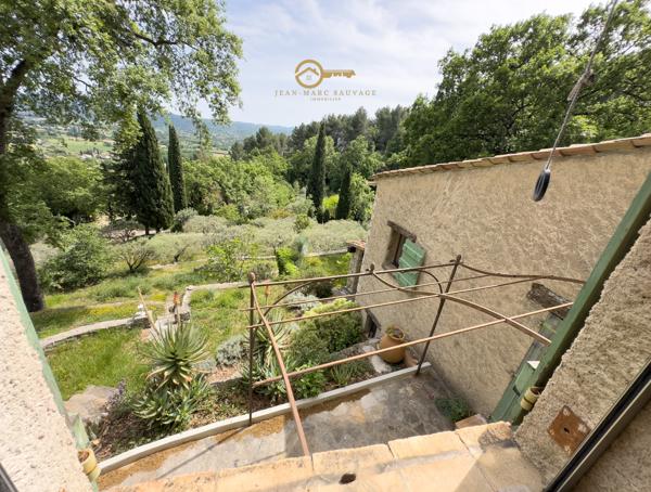 Fayence (83440) Propriété de charme avec vue – 2,3 hectares de terrain – Appartement indépendant – Fayence