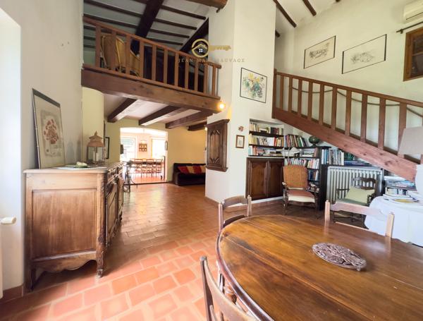 Fayence (83440) Propriété de charme avec vue – 2,3 hectares de terrain – Appartement indépendant – Fayence