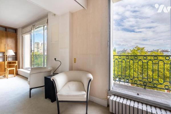 QUAI DE LA TOURNELLE - VUES NOTRE-DAME, SEINE, et ILE SAINT LOUIS - 228,54 m² + balcon + parking