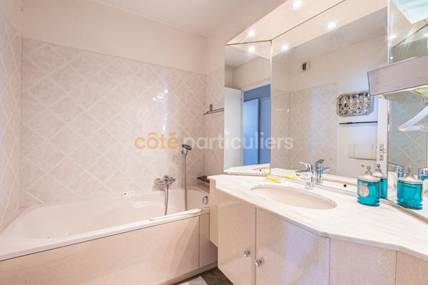 Vente
                Appartement85,44 m² - 4 Pièces -
                    NANTES (44300)