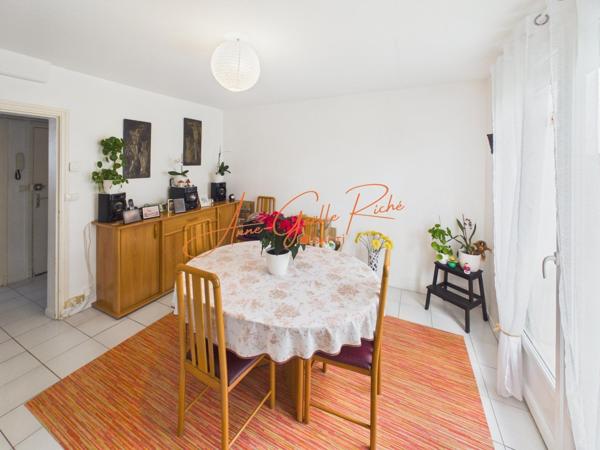 APPARTEMENT T4 LUMINEUX, 3 CHAMBRES ET CAVE