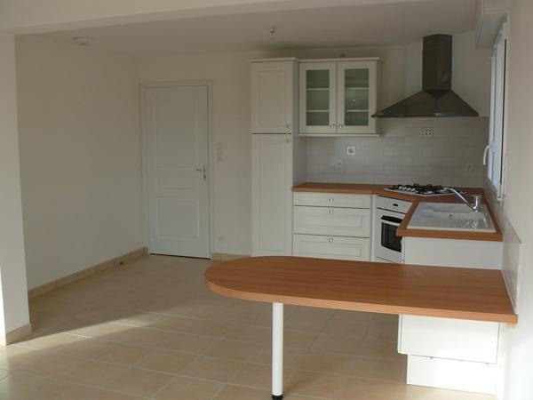 THEIX NOYALO Maison 4 pièces 102 m²