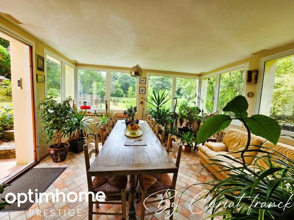 ANCIEN MOULIN DE 160 M², L’ENSEMBLE SUR SON PARC 3755 M² DE TERRAIN CLOS :