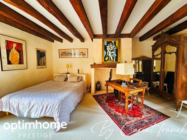 ANCIEN MOULIN DE 160 M², L’ENSEMBLE SUR SON PARC 3755 M² DE TERRAIN CLOS :