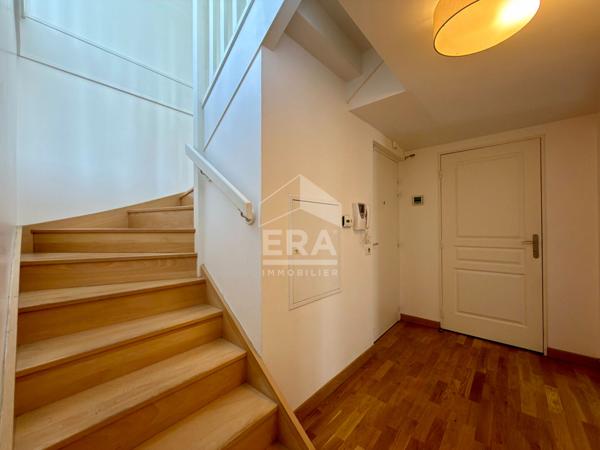 Dernier Étage - Duplex Lumineux avec Terrasse et Balcons