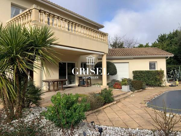 VENTE VILLA 8 PIÈCES  PISCINE MÉRIGNAC CAPEYRON