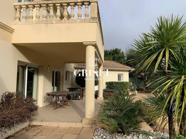 VENTE VILLA 8 PIÈCES  PISCINE MÉRIGNAC CAPEYRON