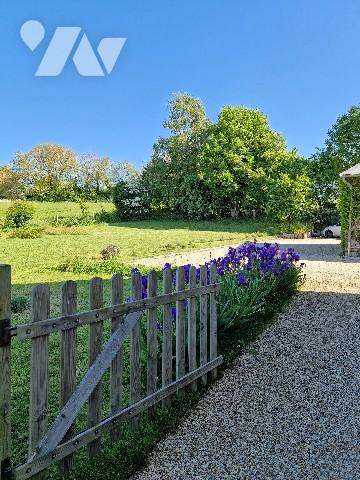 STJEAN LE THOMAS Propriété de caractère comprenant maison d'habitation et gîte indépendant 8 p