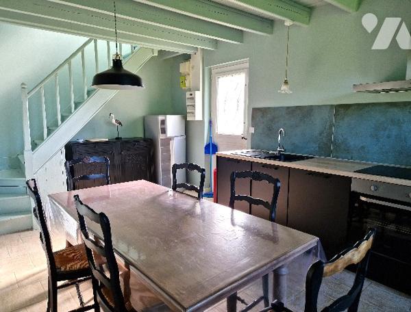 STJEAN LE THOMAS Propriété de caractère comprenant maison d'habitation et gîte indépendant 8 p