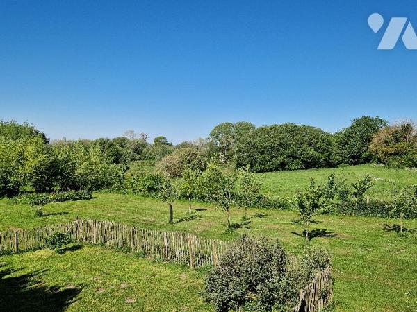 STJEAN LE THOMAS Propriété de caractère comprenant maison d'habitation et gîte indépendant 8 p