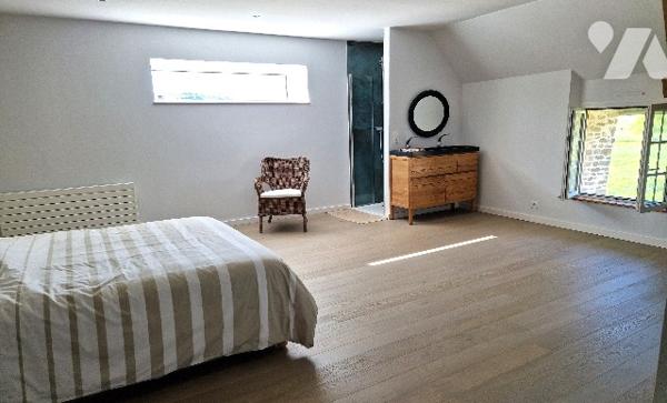 STJEAN LE THOMAS Propriété de caractère comprenant maison d'habitation et gîte indépendant 8 p