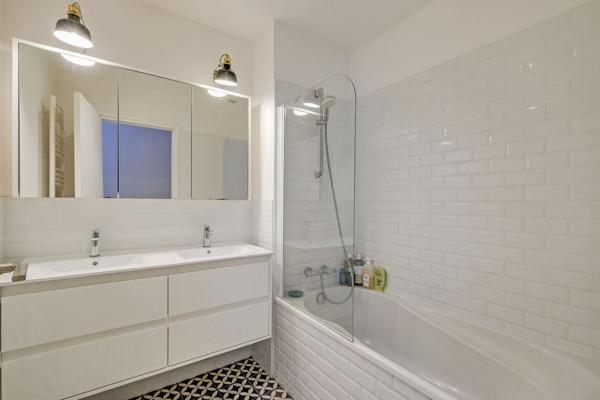 EXCEPTIONNEL APPARTEMENT FAMILIAL CONTEMPORAIN AVEC JARDIN — PARIS 11