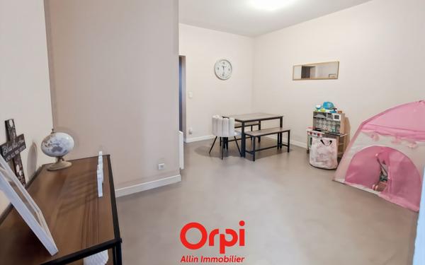 Appartement à vendre    3 pièces • 80,79 m2 Montluçon