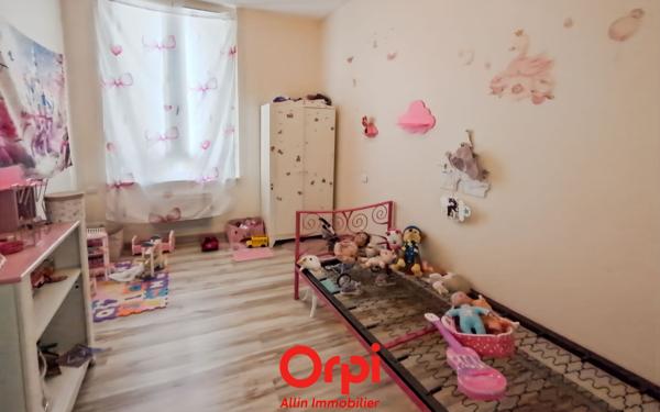Appartement à vendre    3 pièces • 80,79 m2 Montluçon