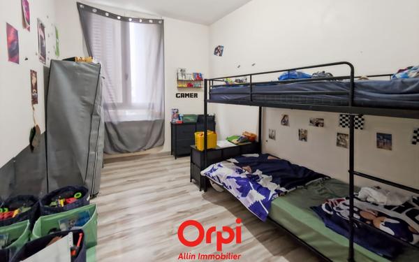 Appartement à vendre    3 pièces • 80,79 m2 Montluçon