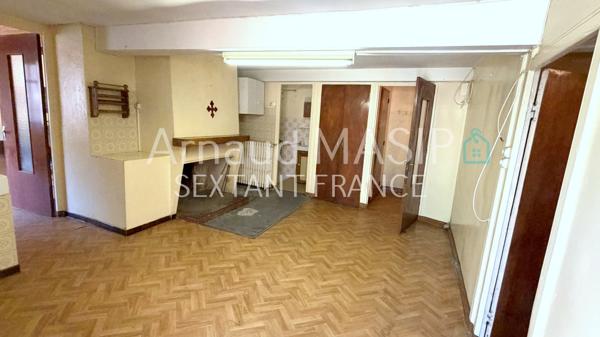 MAISON DE HAMEAU 4F A RENOVER, 3-CH, JARDIN, TERRASSE, GRANGE ATTENANTE