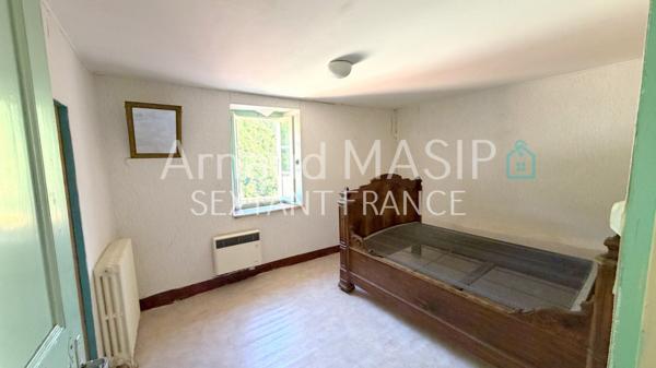 MAISON DE HAMEAU 4F A RENOVER, 3-CH, JARDIN, TERRASSE, GRANGE ATTENANTE