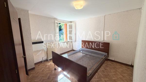 MAISON DE HAMEAU 4F A RENOVER, 3-CH, JARDIN, TERRASSE, GRANGE ATTENANTE