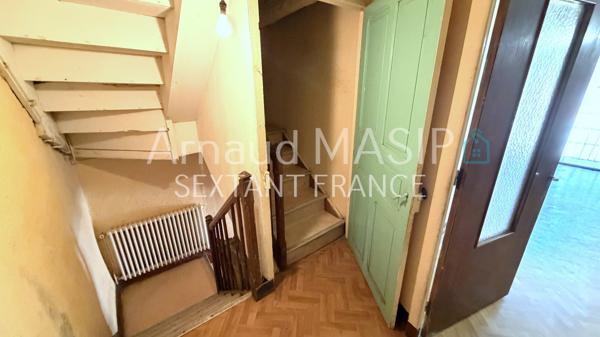 MAISON DE HAMEAU 4F A RENOVER, 3-CH, JARDIN, TERRASSE, GRANGE ATTENANTE