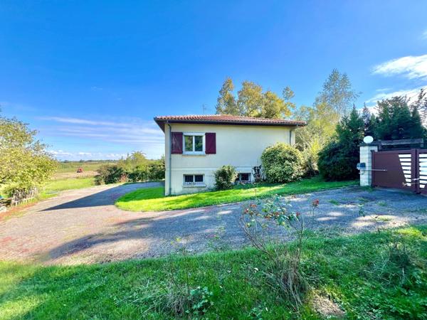 Maison Proche commodités avec garnd terrain , studio et garage