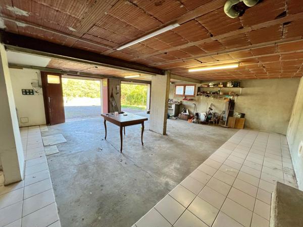 Maison Proche commodités avec garnd terrain , studio et garage