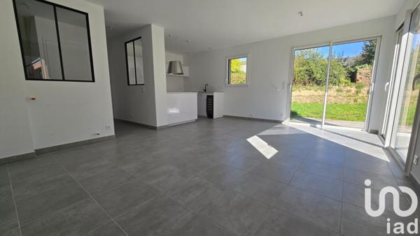 Maison à vendre 6 pièces 98 m² Saint-Père-Marc-en-Poulet