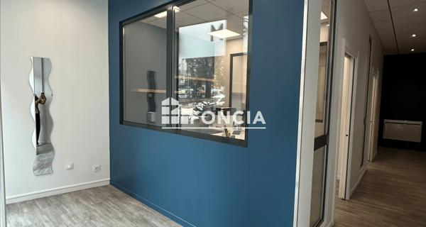 Location Local commercial 2 pièces 50 m² - Saint-étienne 42000