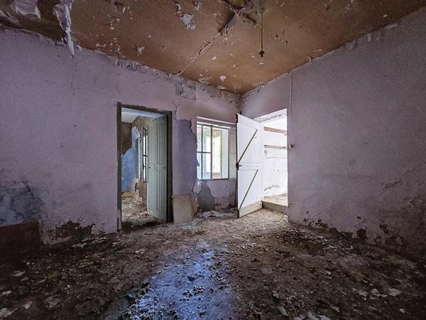 Grange avec terrasse de toit et vue panoramique sur les hauteurs de Lamalou-les-Bains – À aménager selon vos envies